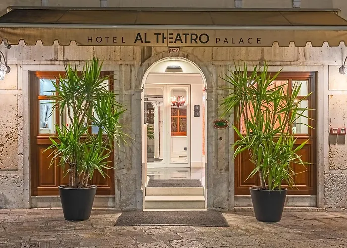 Al Theatro Palace Venise